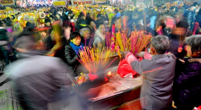 春节拜神有什么讲究? 这是一种与神灵打招呼的方式