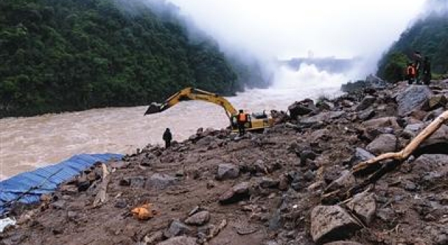 福建三明山体滑坡:泥石流掩埋水电厂 被埋39人获救7人