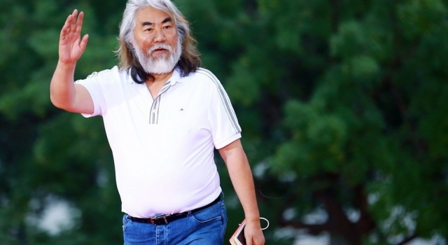 张纪中首度回应离婚:妻出轨是家事 潜规则莫须有