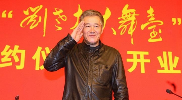 赵本山直播首秀变掌勺大厨 粉丝贾乃亮全程在线