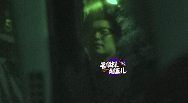 网曝王岳伦深夜会友勾搭美女香肩 李湘知道吗?