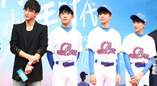 《少年时代》杀青特辑来袭 TFboys打棒球活力满满