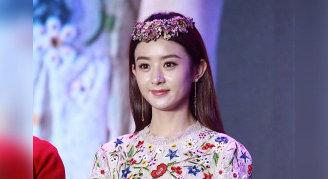 赵丽颖把皇冠戴反是怎么回事? 还有哪些女星戴过皇冠
