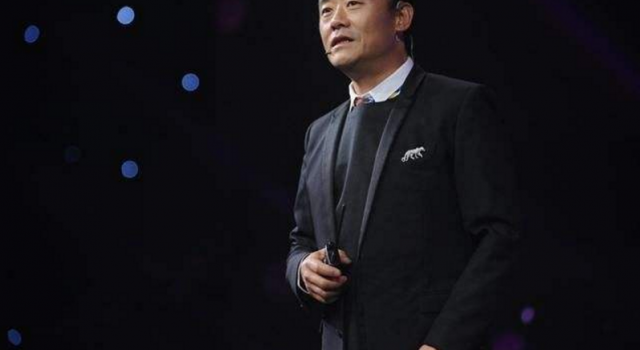 周立波声援刘强东 被网友骂多事蹭热度