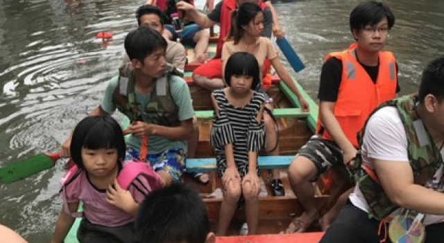 出借百艘龙船救灾 感动了无数人!