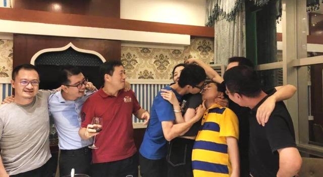 饭局女当事人回应 私生活混乱聚会醉酒上演饭局的诱惑!