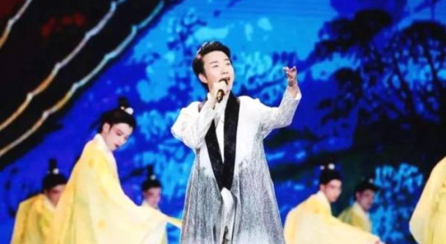 李玉刚遭粉丝拆台什么情况?现场曝光粉丝太皮了吧!