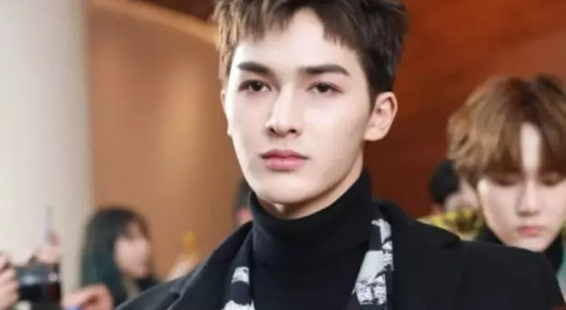 男生狗啃式发型 看看这些明星就知道有多帅了