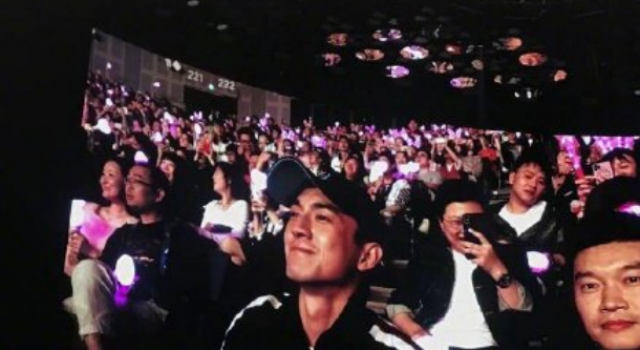 周杰伦演唱会cue林更新点歌 恭喜林更新成为追星赢家!