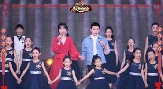 杨紫张一山同台 两个人青梅竹马两小无猜