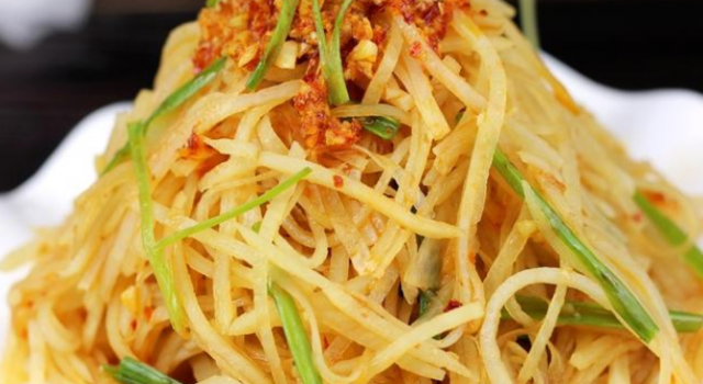凉拌土豆丝怎么做法 十年老厨师:这样做香辣爽口