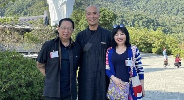 周海媚前任林伟亮罕露脸,看破红尘出家11年,戾气大减越发祥和