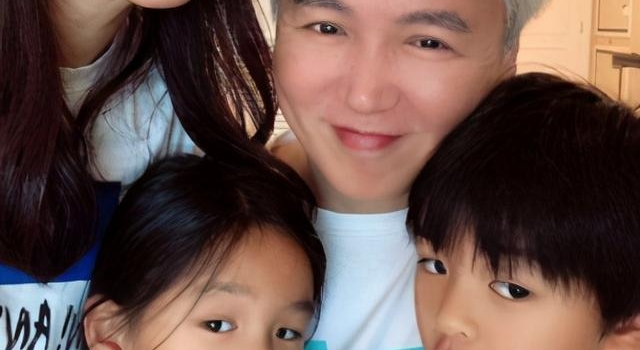 张庭女儿长相被网友diss太难看,其坦然发声回怼,不靠脸吃饭
