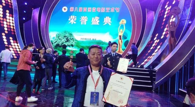 《驻村的阿外》获大奖,用心用情最动人