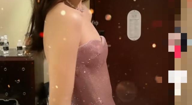 金晨瘦成竿?纸片人身材令人直呼分她20斤肉,实际身材超火辣