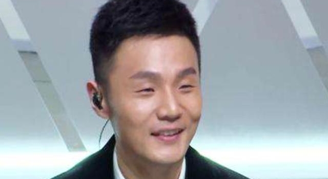 “小眼睛宝宝”走红,继李荣浩后再打破认知,网友:没我双眼皮大