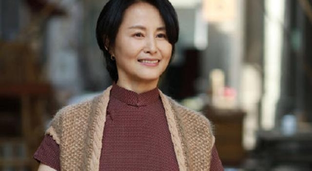 看到“恶婆婆”刘洁才发现,原来顾耀东的母亲和父亲都不简单