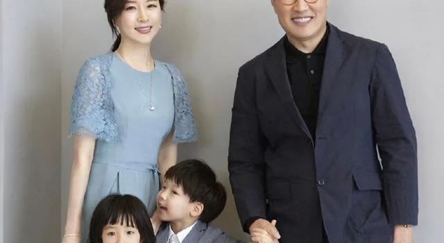 49岁女星息影10年当农妇,意外曝光郊外豪宅!网友:我也想去