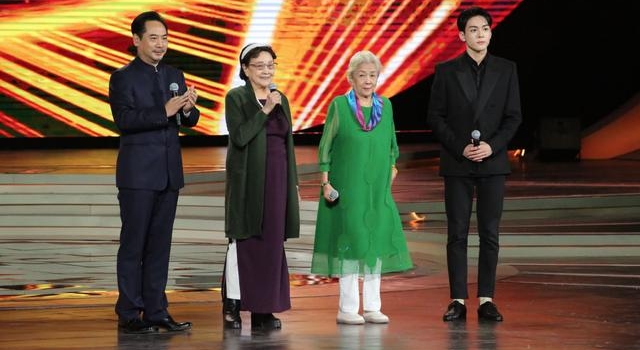 第33届中国电影金鸡奖开幕,今年金鸡奖活动意义非凡
