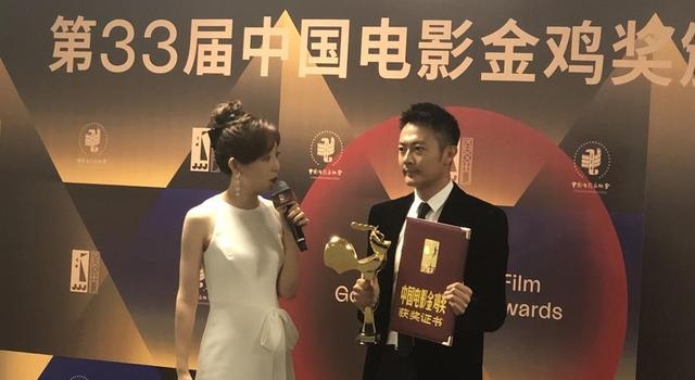 拿到人生第一个电影奖,印小天后台载歌载舞|红星看金鸡?
