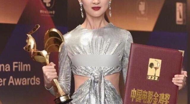 周冬雨成为最年轻三金影后,导演曾国祥却自曝被10万条私信辱骂