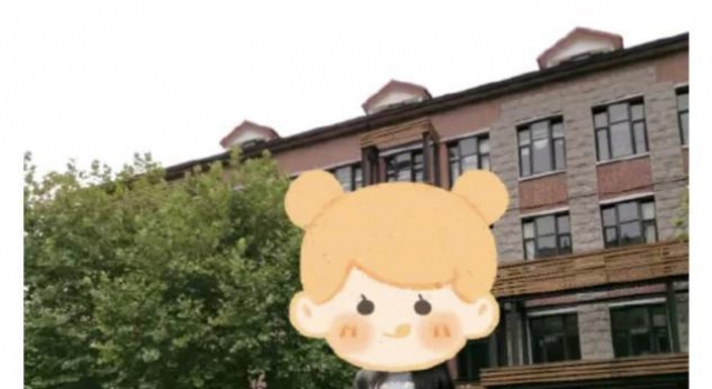 马伊琍罕晒12岁女儿,穿超短裤比例如模特,长腿又细又直很吸睛