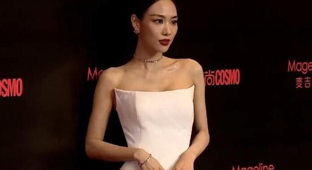 时尚盛典:乔欣江疏影性感,刘敏涛御姐范,倪妮刘诗诗一起走红毯
