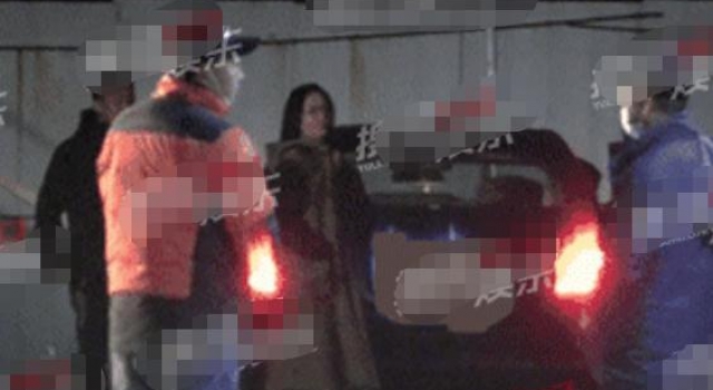 佟丽娅带儿子探班陈思诚,夫妻无互动,父子玩耍开心关系好