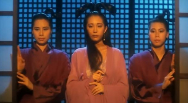 曾经的"小青"你还记得吗?独居豪宅,却因脸变形被骂怪物