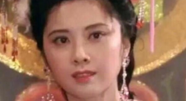 央视镜头下,她因“美”上热搜,“生图”比精修图还好看