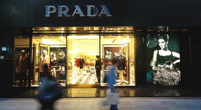 郑爽“翻车”Prada遭连累,明星对高奢品牌的影响有多大?