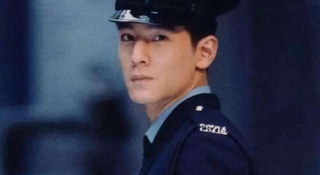 吴彦祖晒照为妻子庆生,二人肤色暗沉皱纹明显,无性婚姻引争议