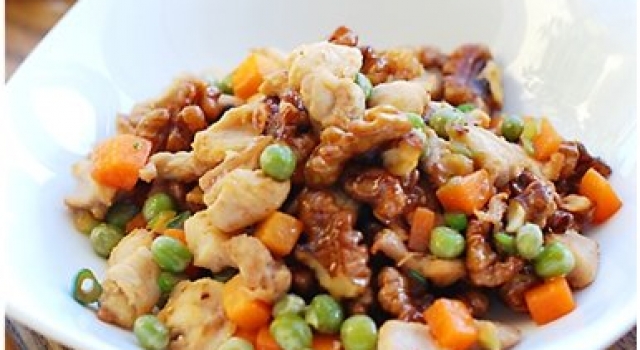 老少皆宜核桃鸡丁 健身护脑增记忆