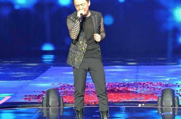 黄渤春晚歌曲唱中国梦 自称不意外底子好