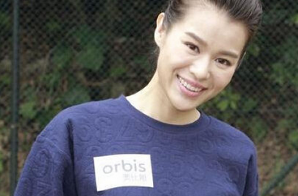 胡杏儿婚礼派帖邀旧爱黄宗泽 新欢旧爱齐上阵了这次
