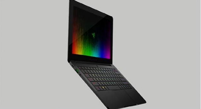 雷蛇Blade Stealth游戏本评测 外形轻巧画面细腻