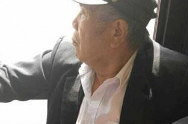 为老不尊!西安老人公交车掌掴没让座小伙：叫你不让座