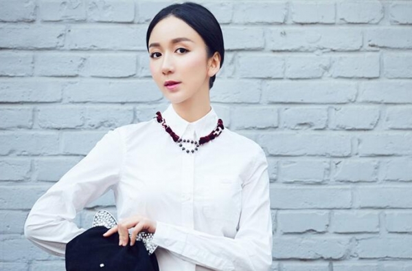 疑似娄艺潇整容前丑照 娄艺潇小时候照片曝光