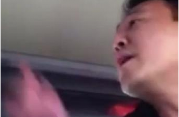 游客欲下车参观十三陵 “北京一日游”黑导:想死呀你