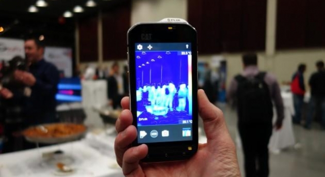 MWC 2016中最亮眼的黑科技 CAT S60可以看穿一切的三防手机