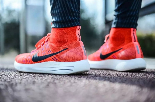 Nike LunarEpic Flyknit 革命性的中高帮运动鞋