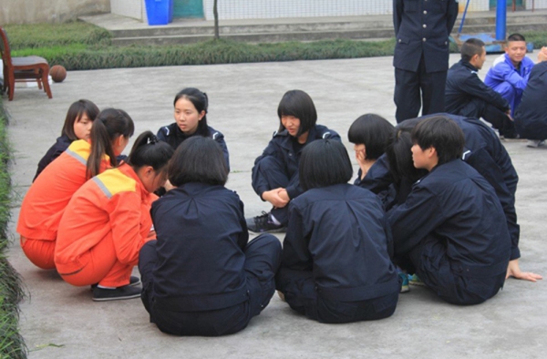 富二代女子吸毒败光78万遗产 共用注射器染艾滋病并生下女儿
