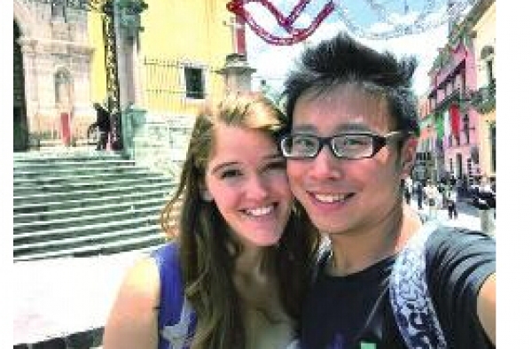 男子辞职旅游3年多踏遍6大洲 带回个美国女友乐坏父母