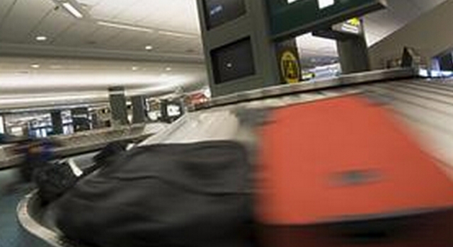 贪心的报应：旅客顺走旅行袋 过安检发现竟是迁葬骸骨