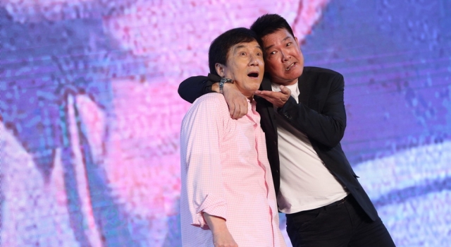 成龙自曝曾被反派踹到尿血 吐槽当下明星拍戏太娇嫩