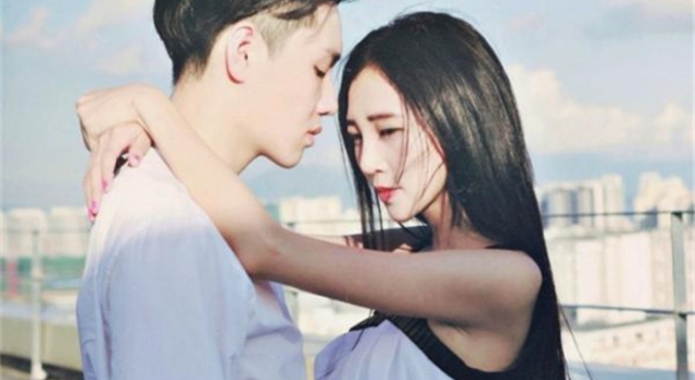 不会聊天？ 给她讲个故事吧