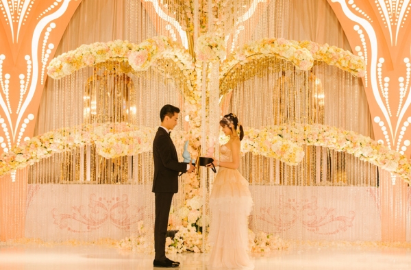 发糖啦!陈妍希婚后发文 感谢老公制造的梦幻婚礼