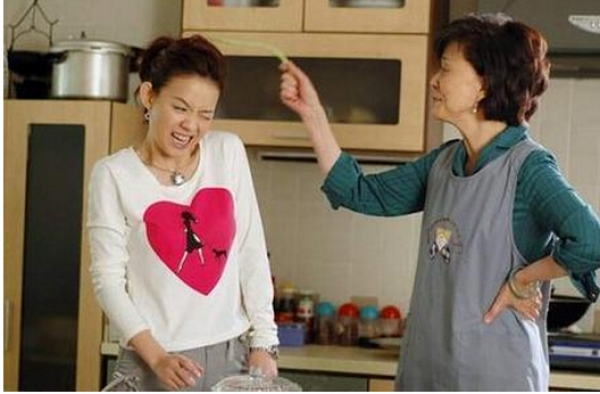 南京恶婆婆定期坐高铁狂揍儿媳 只因其生的是女孩