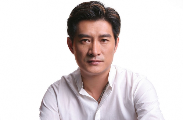 黄安自曝曾捧谢楠 称柳岩背后肯定有贵人