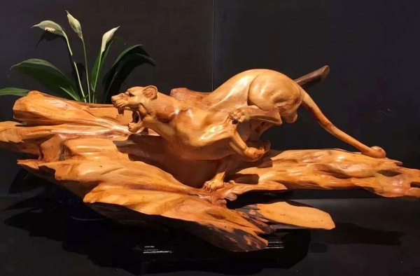 艺术与天然的完美结合 崖柏的世界其乐无穷